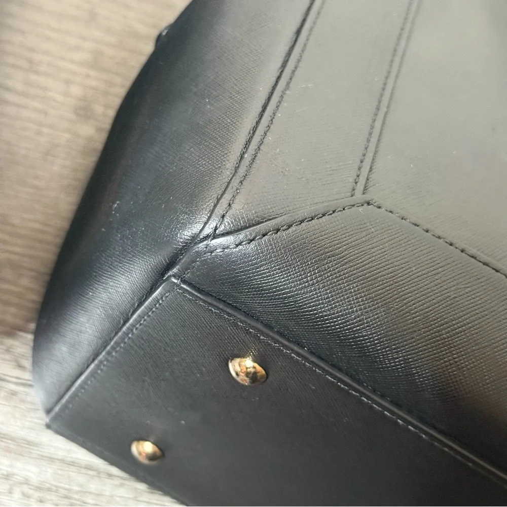 💎MCM DARK NAVY BLUE SAFFIANO LEATHER LAPTOP BAG💎